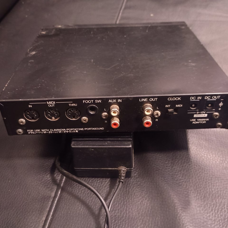 Yamaha unidad de ritmos EMR-1 de segunda mano · Foto 2 de 5 · Málaga · 50 €