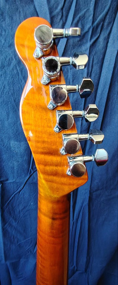 Guitarra ELg estilo telecaster de segunda mano · Foto 8 de 10 · Madrid · 550 €