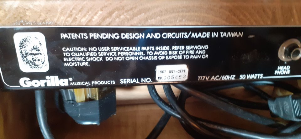 Cabezal ampli 50w Gorilla con pantalla artesanal 1x8