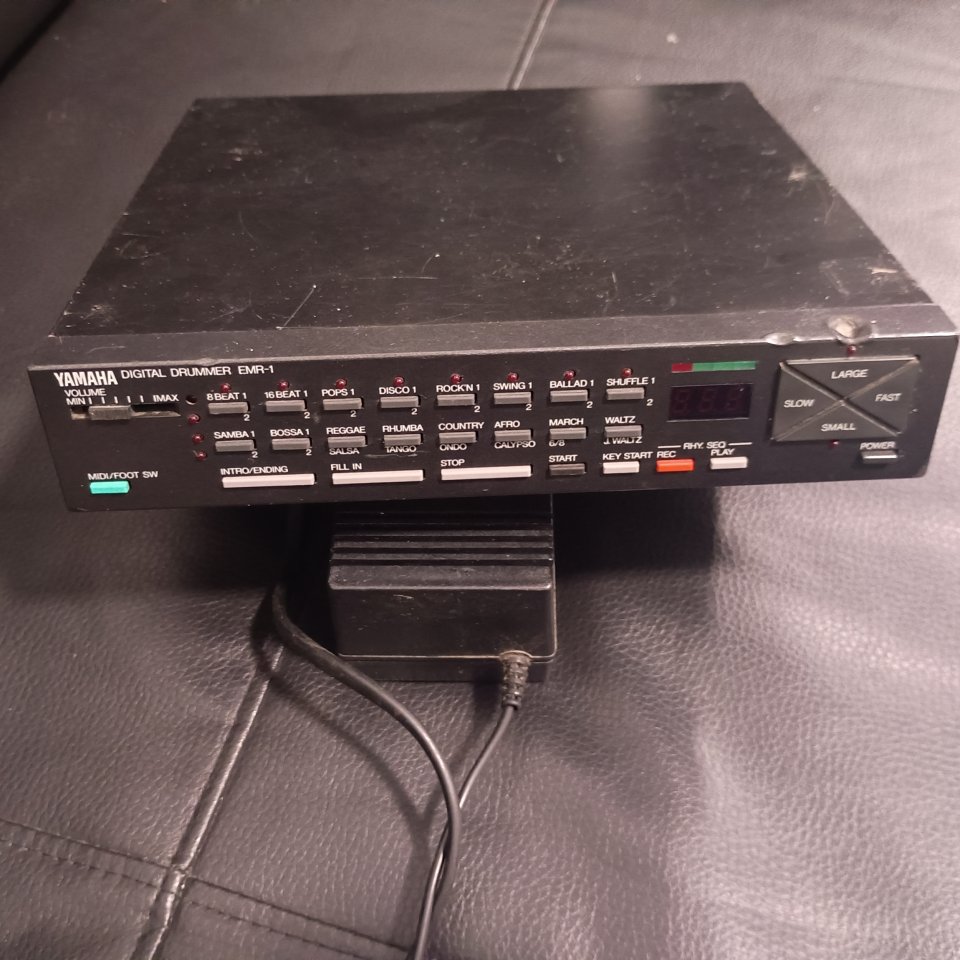 Yamaha unidad de ritmos EMR-1 de segunda mano · Foto 3 de 5 · Málaga · 50 €