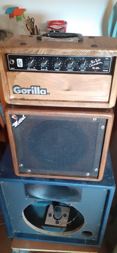 Cabezal ampli 50w Gorilla con pantalla artesanal 1x8