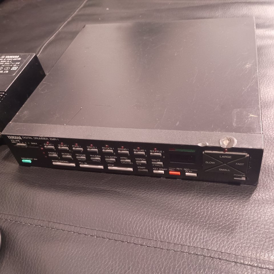 Yamaha unidad de ritmos EMR-1 de segunda mano · Foto 4 de 5 · Málaga · 50 €