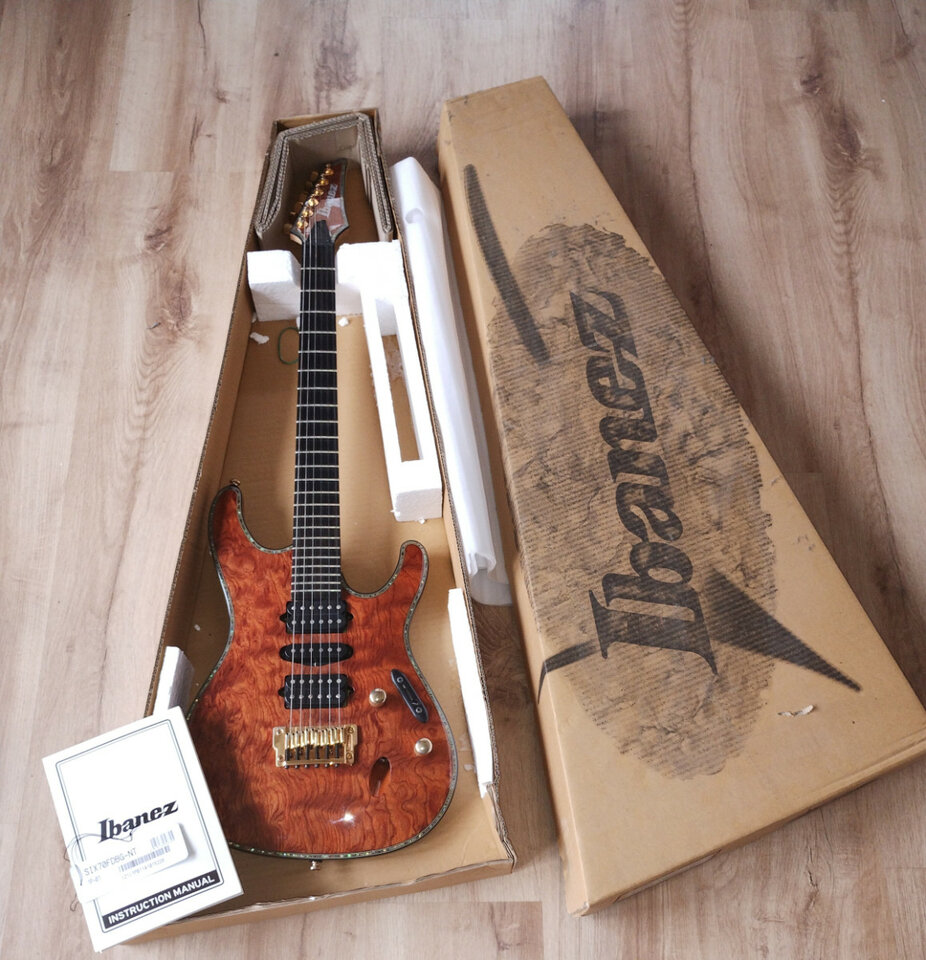 Ibanez SIX70FDBG  "Iron Label" Pastillas DiMarzio