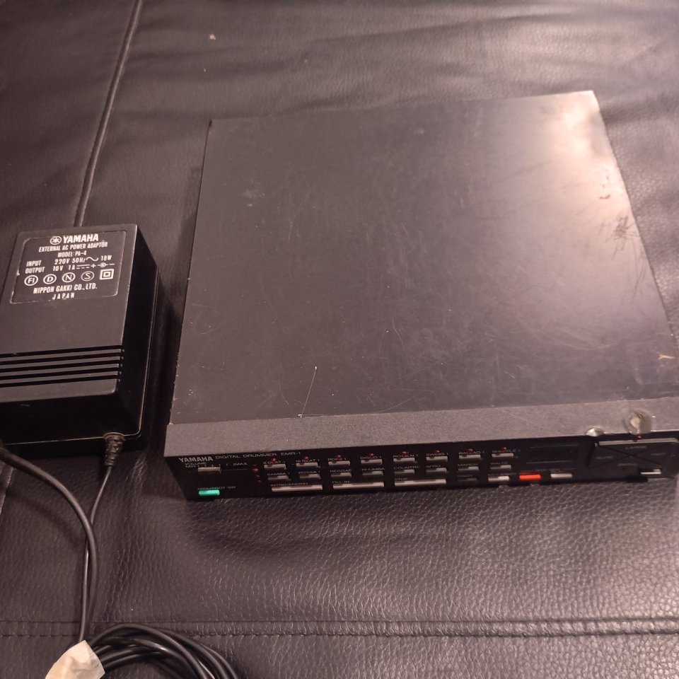 Yamaha unidad de ritmos EMR-1 de segunda mano · Foto 5 de 5 · Málaga · 50 €