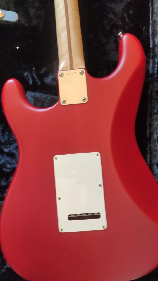 CAMBIO Fender Custom Shop Deluxe Stratocaster QMT 2014 Candy Red Maple de segunda mano · Foto 6 de 10 · Valencia
