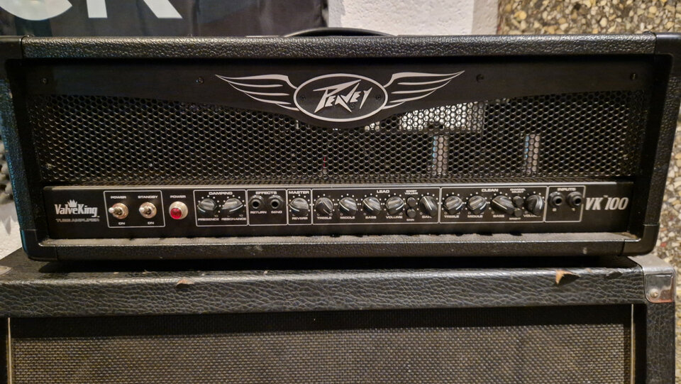 Peavey Valveking VK100 + pantalla Buguera 4x12