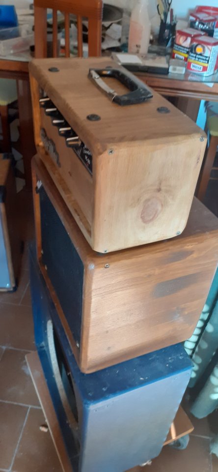 Cabezal ampli 50w Gorilla con pantalla artesanal 1x8