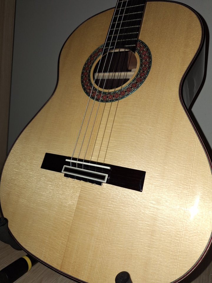 Guitarra Antonio de Toledo AT-270S maderas macizas