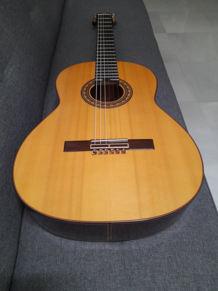 Flamenca x guitarra o amplificador de segunda mano · Foto 4 de 9 · Cádiz