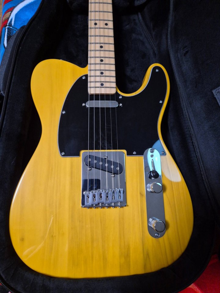 Fender Telecaster Standard Butterscotch 2025 de segunda mano · Foto 2 de 9 · Murcia · 400 €