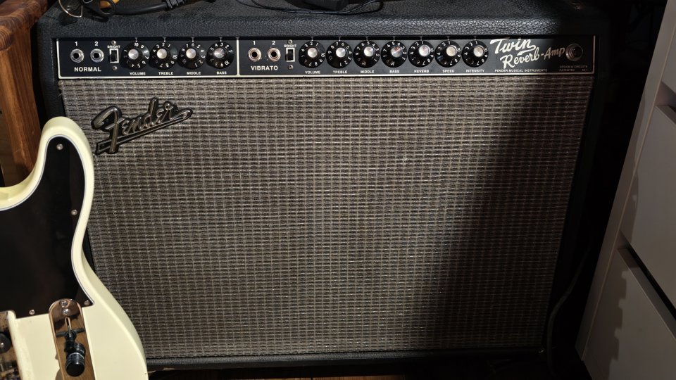 Fender Twin reverb de segunda mano · Foto 1 de 4 · Valencia · 950 €