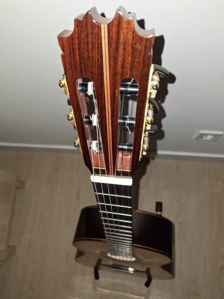 Guitarra Antonio de Toledo AT-270S maderas macizas