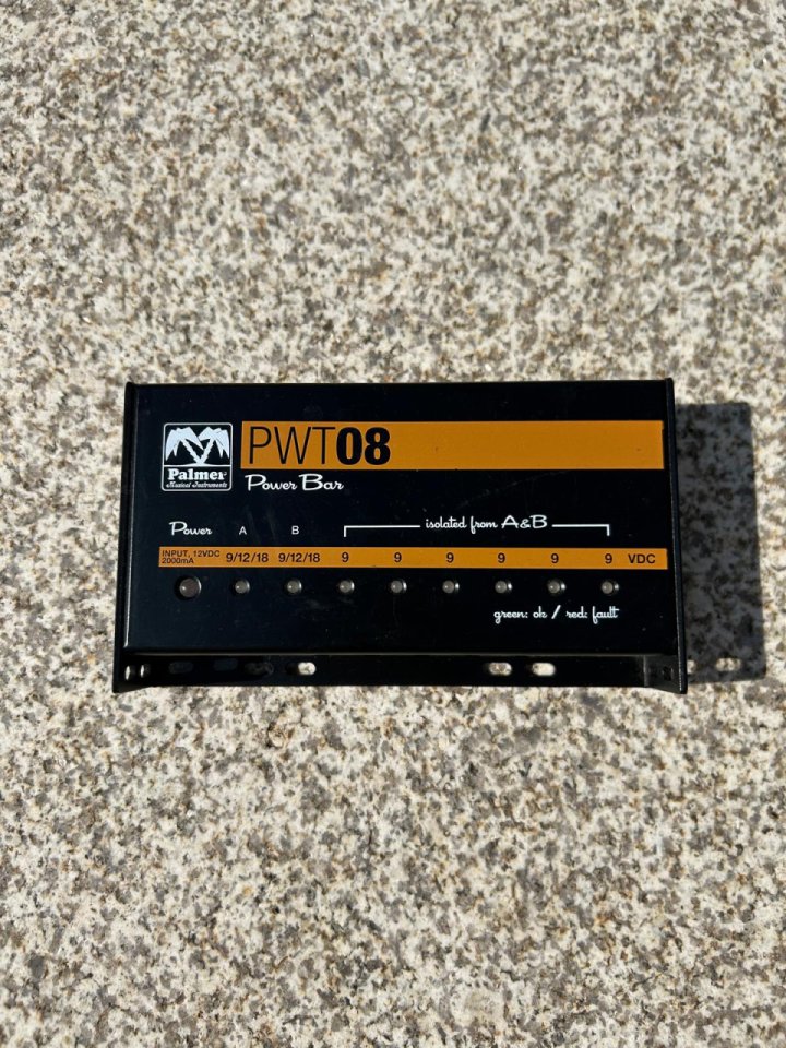 Fuente de alimentación PWT08 de segunda mano · Foto 2 de 2 · Pontevedra · 40 €