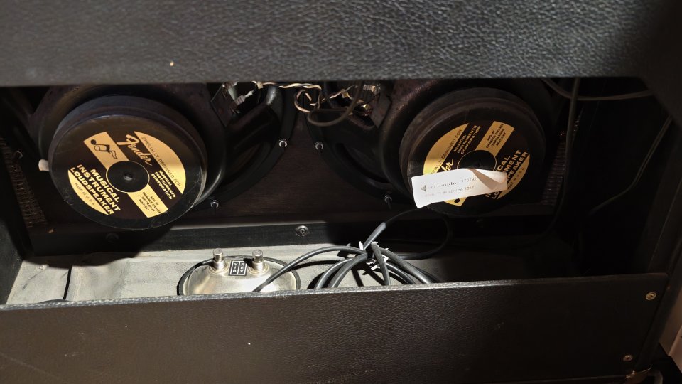 Fender Twin reverb de segunda mano · Foto 2 de 4 · Valencia · 950 €