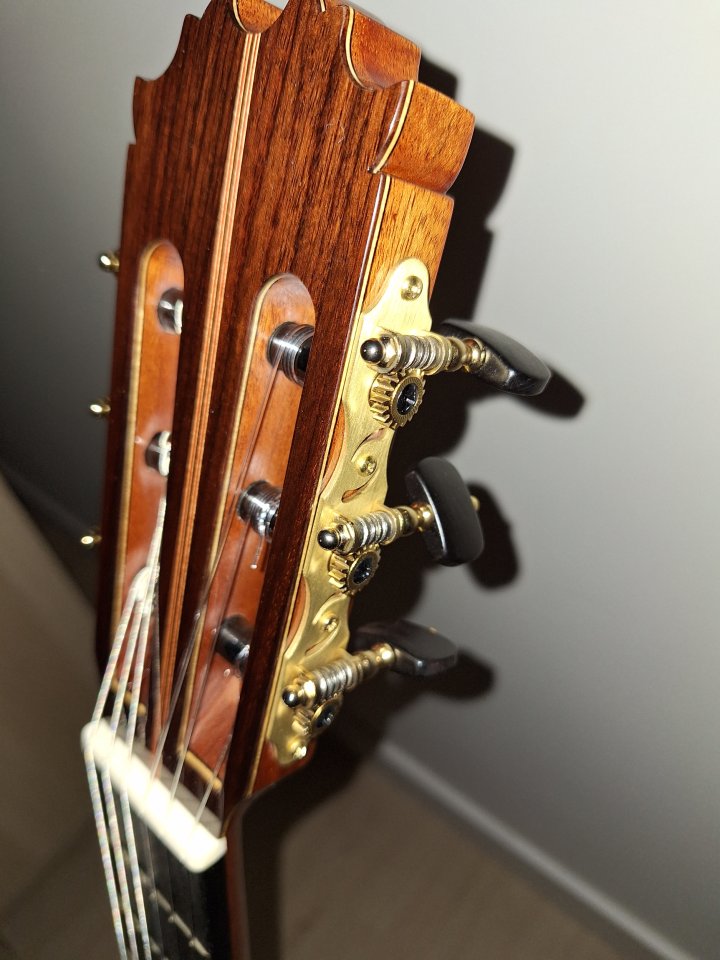 Guitarra Antonio de Toledo AT-270S maderas macizas