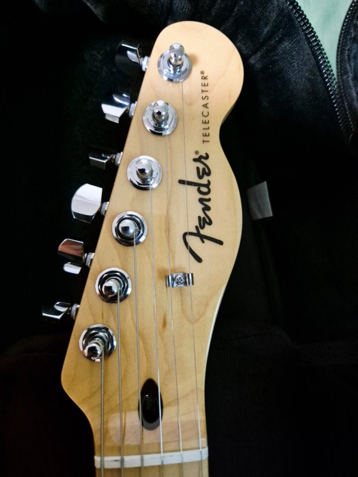 Fender Telecaster Standard Butterscotch 2025 de segunda mano · Foto 4 de 9 · Murcia · 400 €