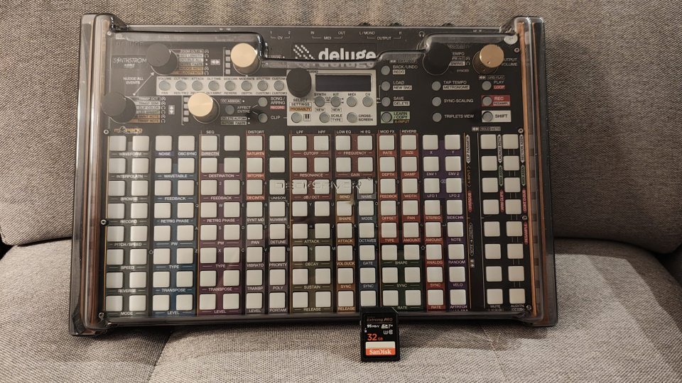 Synthstrom Deluge + extras de segunda mano · Foto 6 de 10 · Asturias · 999 €