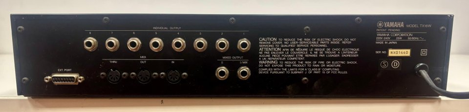 Sampler Yamaha TX16W