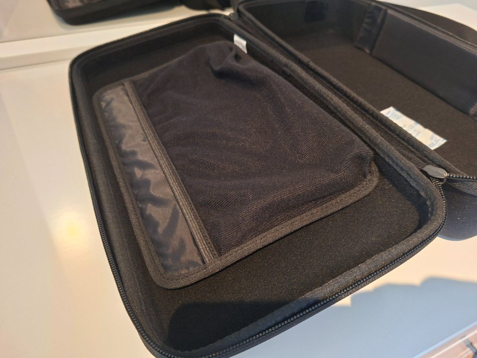 Roland SP 404 (Funda) de segunda mano · Foto 3 de 9 · Madrid · 40 €