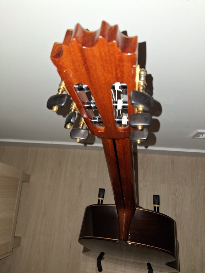 Guitarra Antonio de Toledo AT-270S maderas macizas