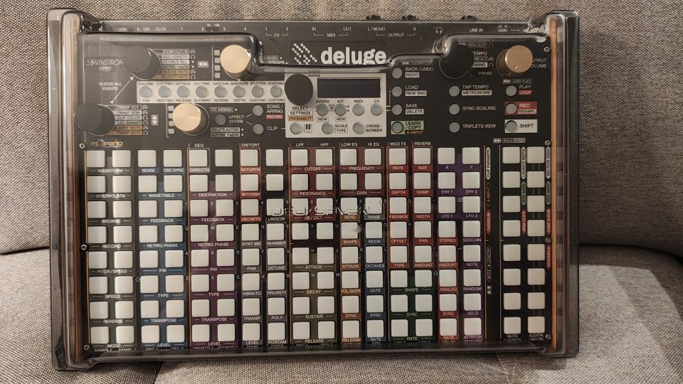 Synthstrom Deluge + extras de segunda mano · Foto 8 de 10 · Asturias · 999 €