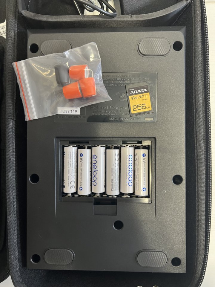 Roland SP-404 MKII + EXTRAS