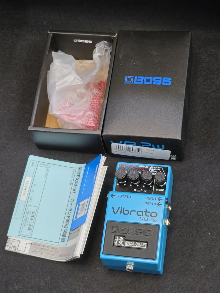 Boss Vibrato VB-2w Waza Craft de segunda mano · Foto 2 de 4 · Barcelona · 190 €