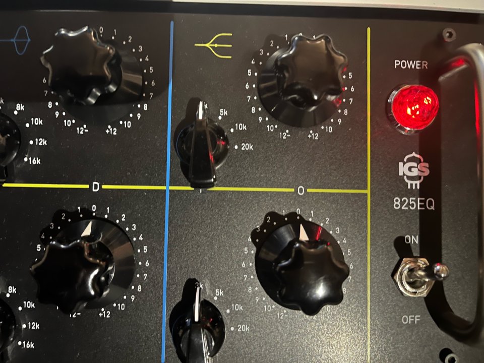 IGS Audio 825EQ