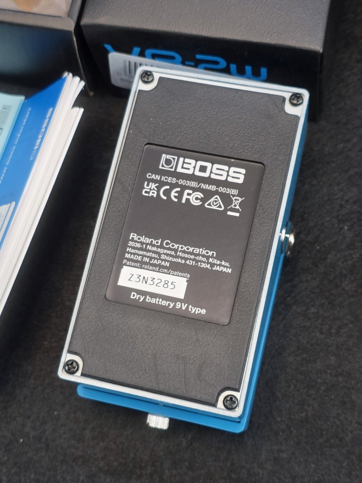 Boss Vibrato VB-2w Waza Craft de segunda mano · Foto 3 de 4 · Barcelona · 190 €