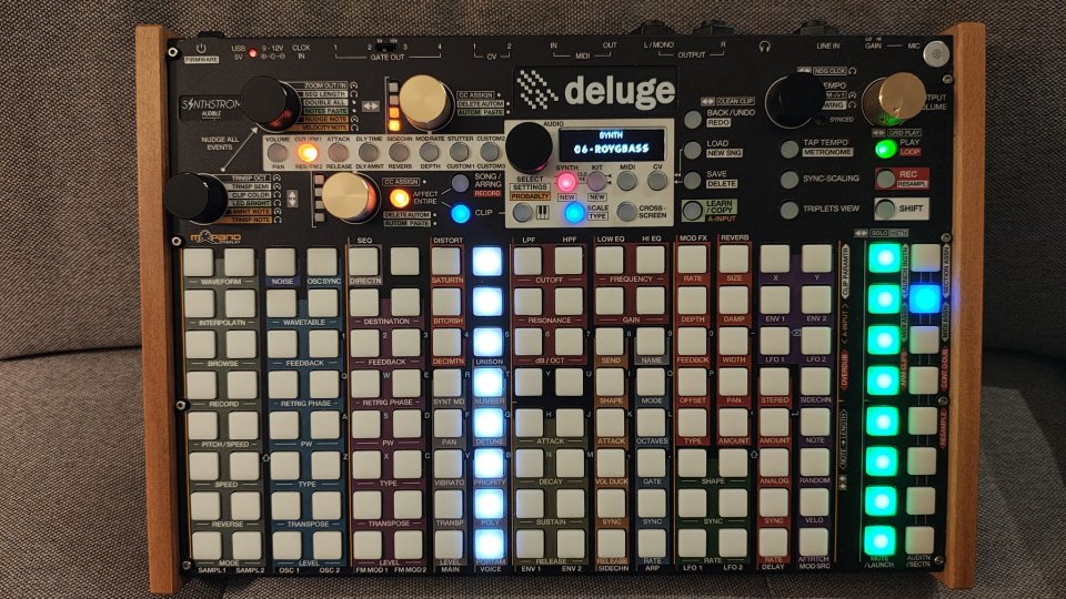 Synthstrom Deluge + extras de segunda mano · Foto 5 de 10 · Asturias · 999 €