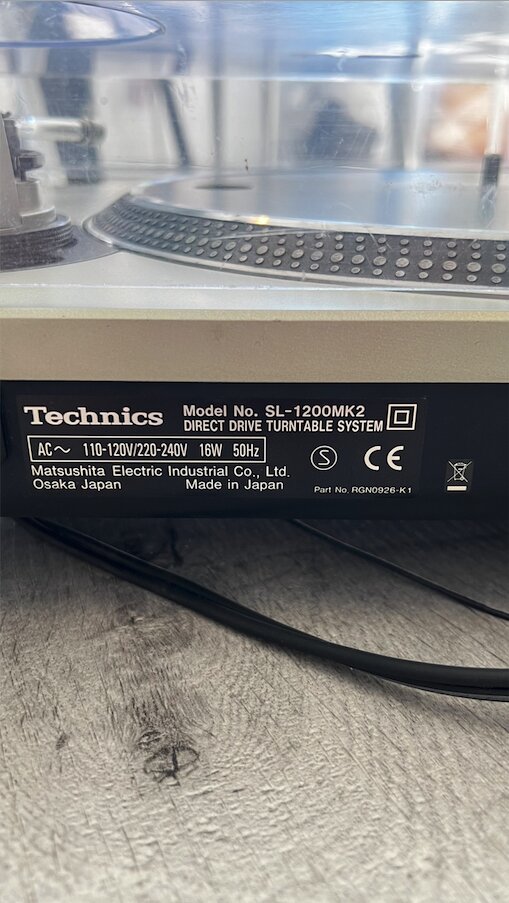 Vendo Technics SL-1200 MK2 + Agujas Ortofon DJ – Estado excelente de segunda mano · Foto 5 de 8 · Madrid · 799 €