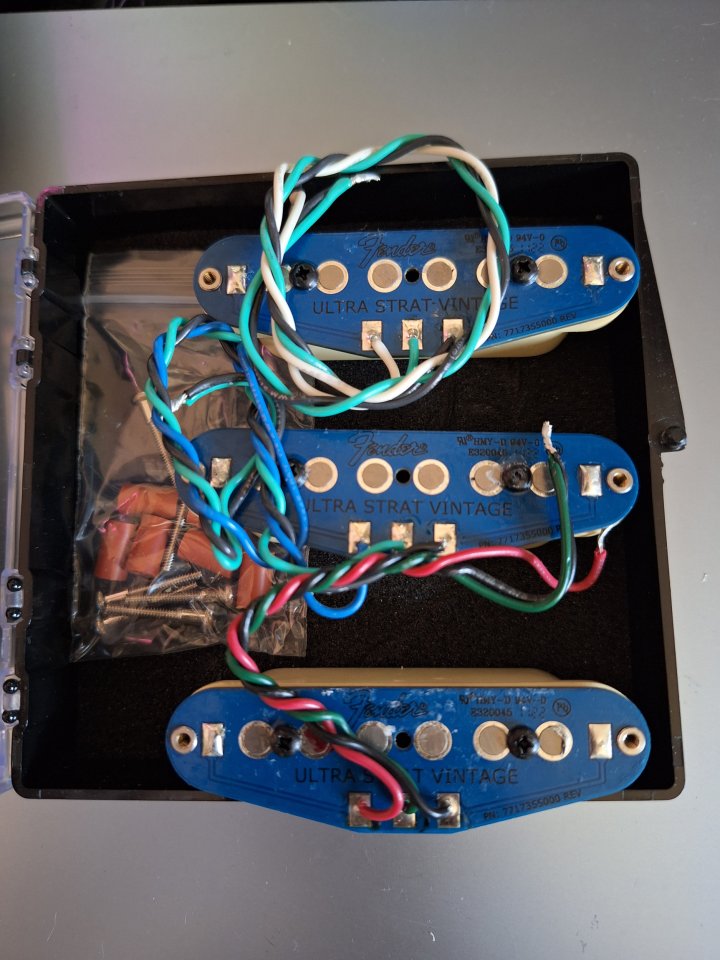 Pastillas Fender Noiseless ultra vintage de segunda mano · Foto 2 de 3 · Las Palmas · 100 €