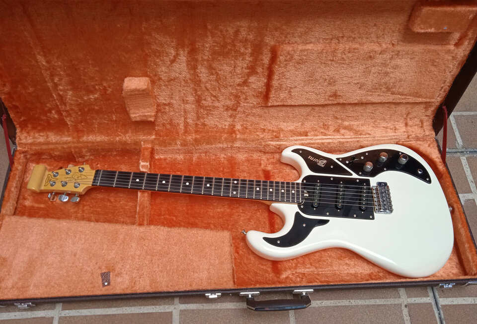 1981-82 Burns Hank Marvin Signature made in England de segunda mano · Foto 3 de 9 · Madrid · 2750 €