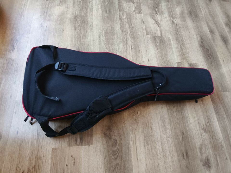 Guitarra Schecter Diamond Edicion Monster Energy + Funda y Ampli.