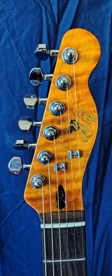 Guitarra ELg estilo telecaster de segunda mano · Foto 10 de 10 · Madrid · 550 €