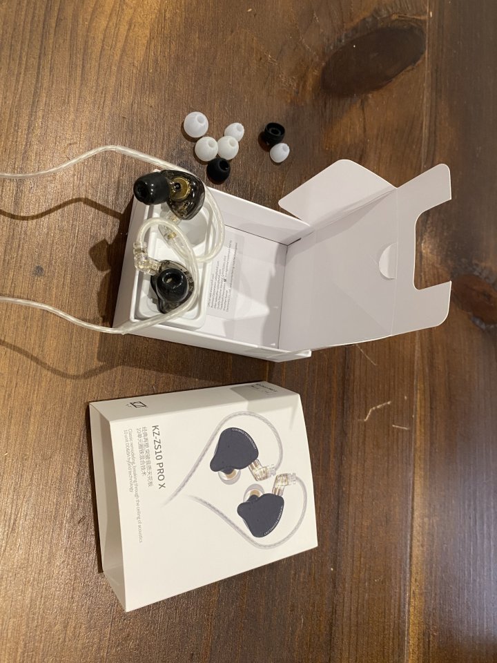 In ears KZ 10 pro x de segunda mano · Foto 2 de 4 · Madrid · 35 €