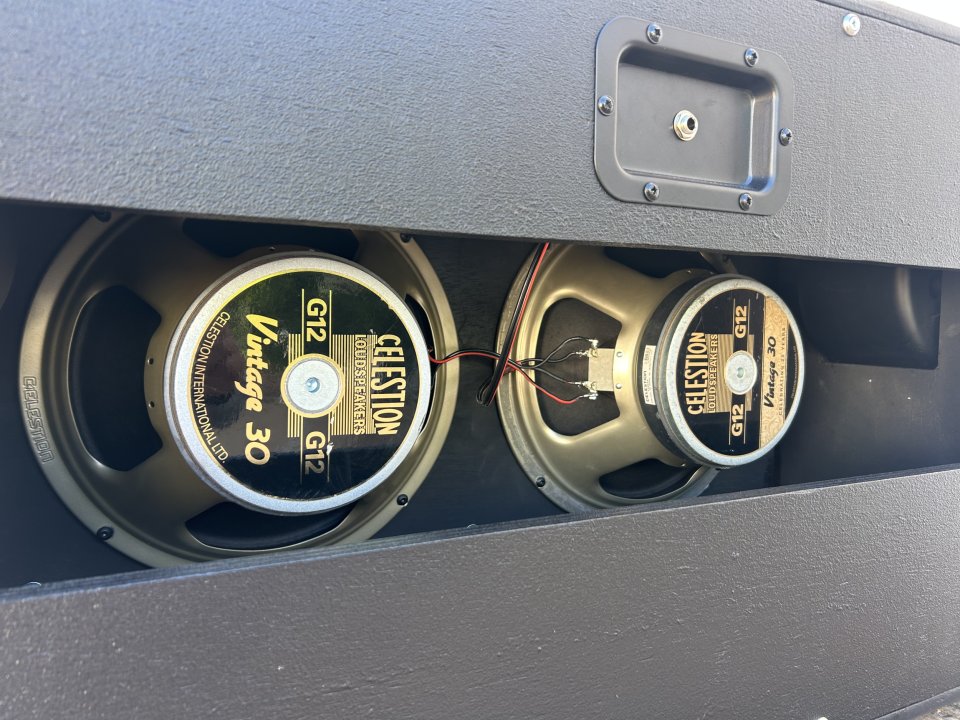 Pantalla 2x12 Celestion V30
