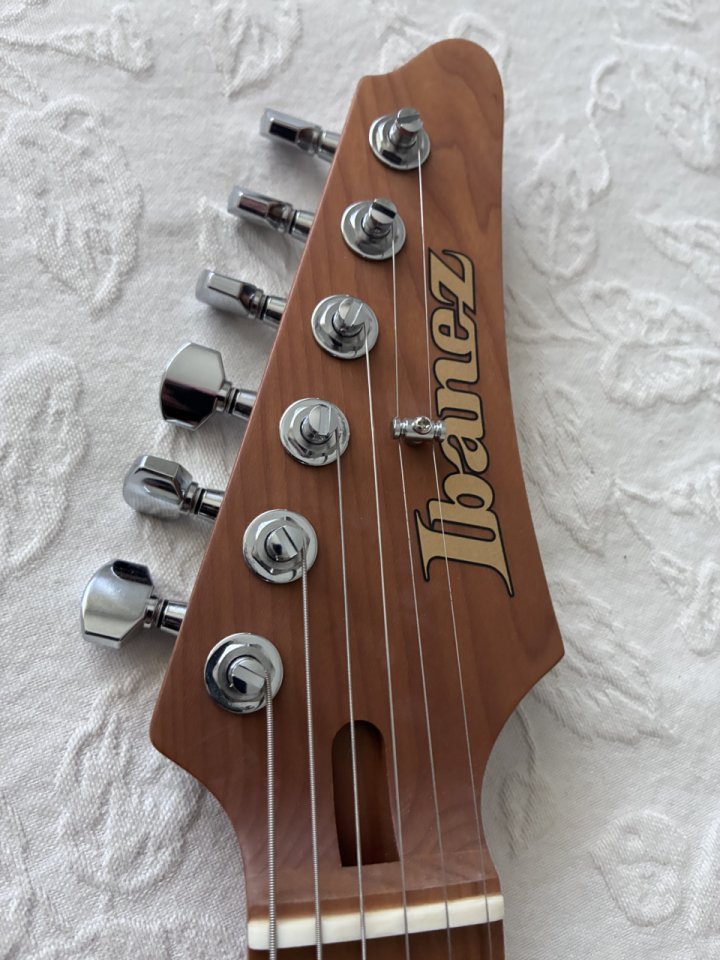 Ibanez AZ2402 – Negra mate – Impecable de segunda mano · Foto 3 de 10 · Madrid