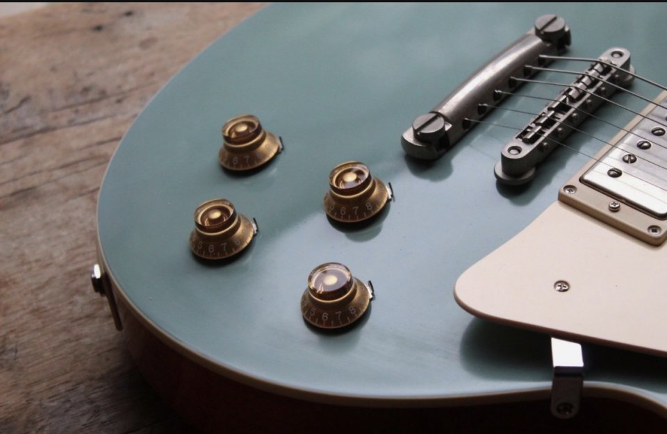 CAMBIO EASTMAN SB58/TV Fade Blue Limited Edition, HARDCASE, 3, 75 KG de segunda mano · Foto 4 de 10 · A Coruña · 1989 €