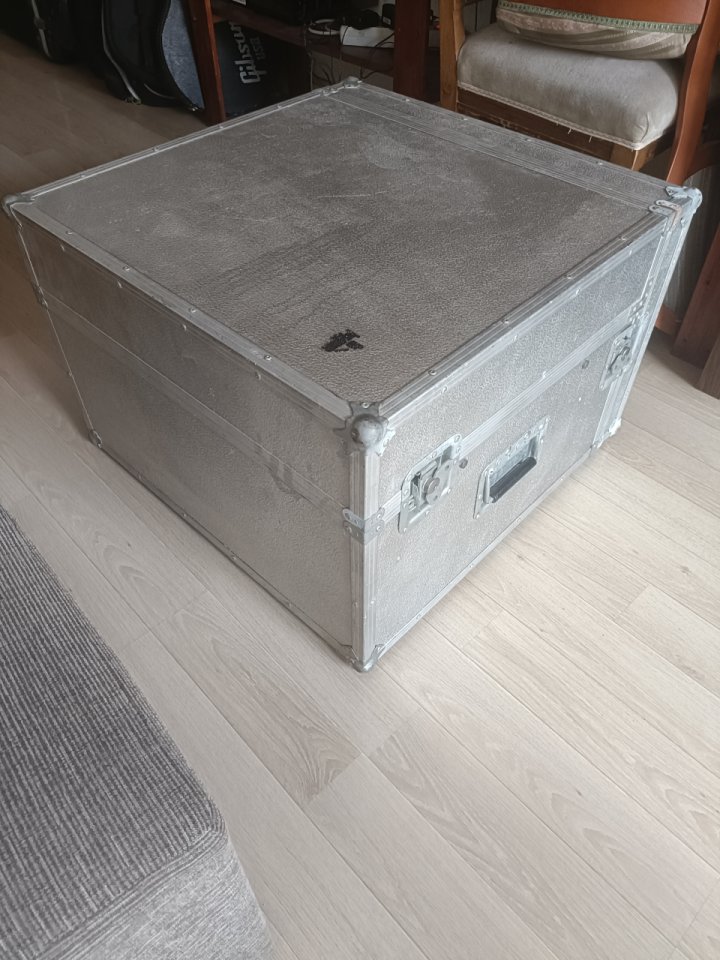 Equipo PA Altavoces, mesa y ecualizadores.