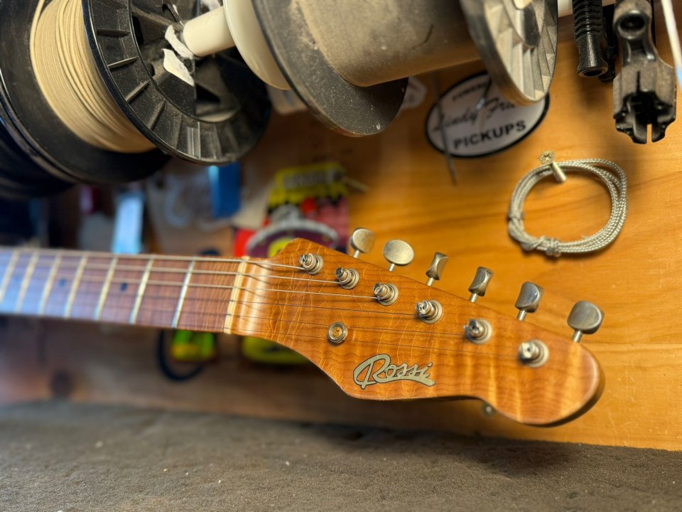 Rossi Stella Custom Relic 5A Flame Neck