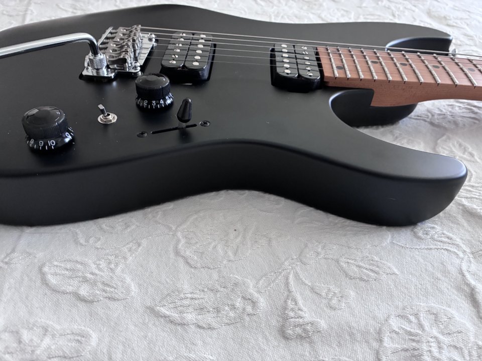 Ibanez AZ2402 – Negra mate – Impecable de segunda mano · Foto 5 de 10 · Madrid