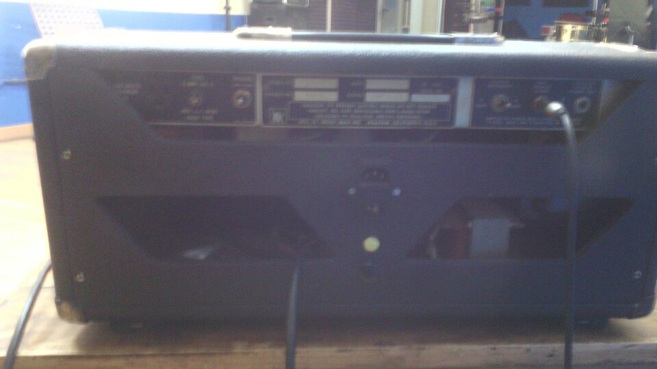 Vendo cabezal MusicMan 100RD