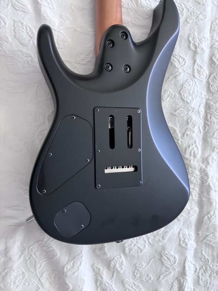 Ibanez AZ2402 – Negra mate – Impecable de segunda mano · Foto 6 de 10 · Madrid