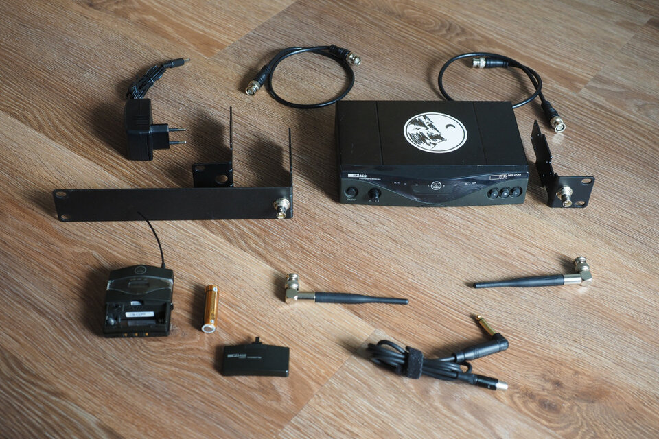 AKG WMS 450 (SR450 + PT450 + RMU40 Pro)