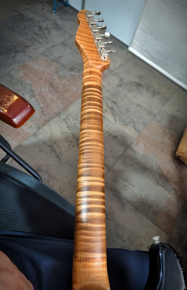 Rossi Stella Custom Relic 5A Flame Neck