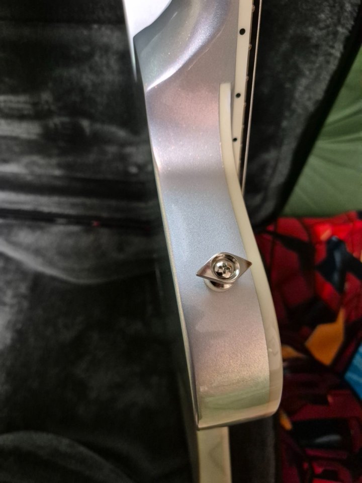 Epiphone Futura Firebird Quicksilver + Estuche rígido Epiphone de segunda mano · Foto 4 de 7 · Murcia · 800 €
