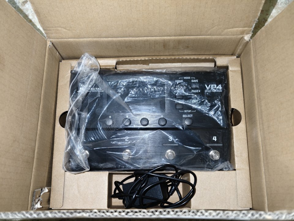 Vendo una pedalera Multiefectos Fractal Audio VP4 , como nueva de segunda mano · Foto 6 de 7 · Madrid · 650 €