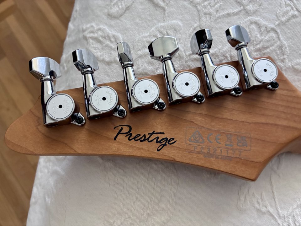 Ibanez AZ2402 – Negra mate – Impecable de segunda mano · Foto 7 de 10 · Madrid