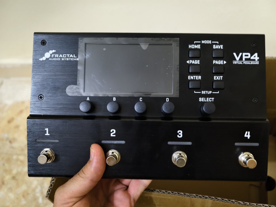 Vendo una pedalera Multiefectos Fractal Audio VP4 , como nueva de segunda mano · Foto 7 de 7 · Madrid · 650 €